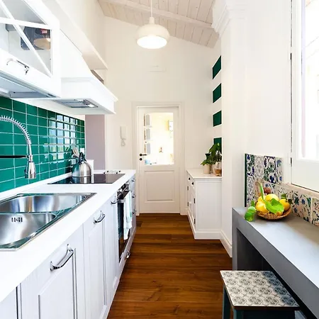 Appartement Beautiful In The Heart Of !!! *